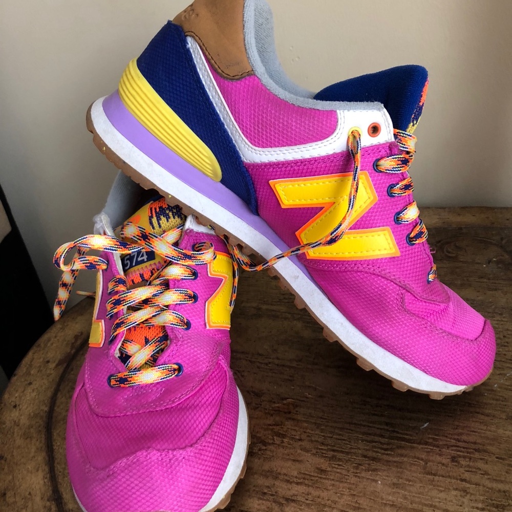 New balance tennis shoes 574 style